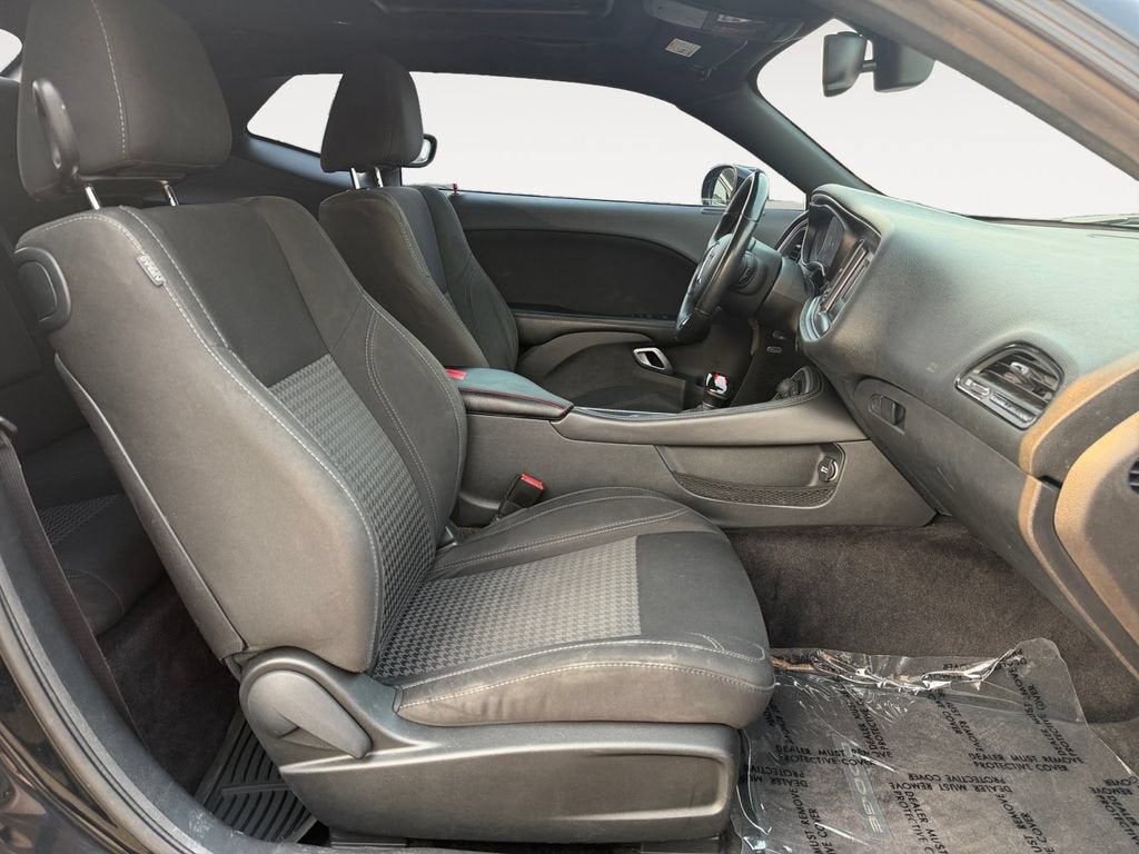 2016 Dodge Challenger SXT