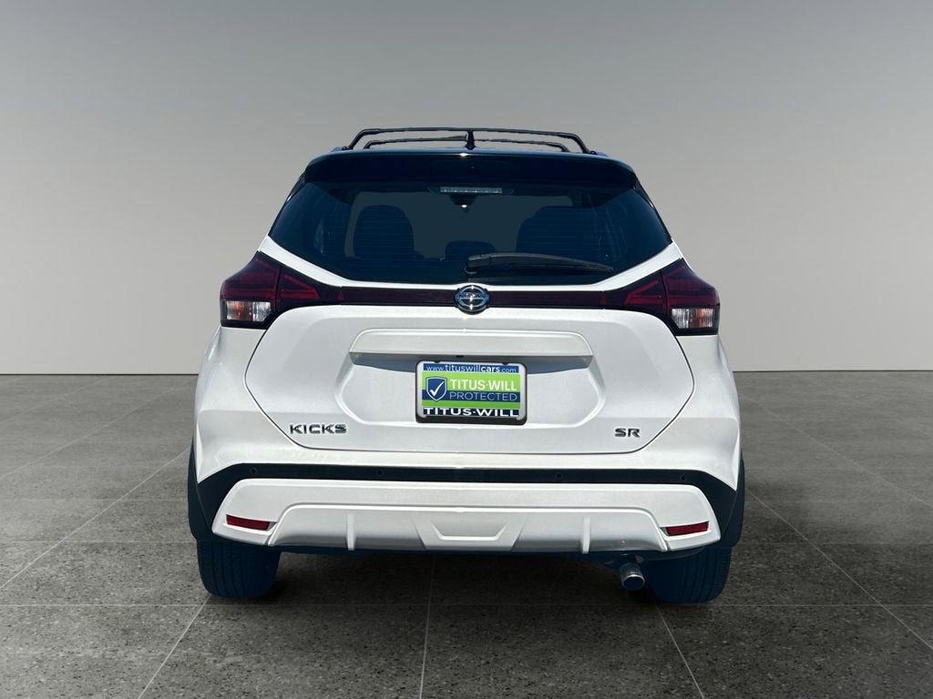 2021 Nissan Kicks SR