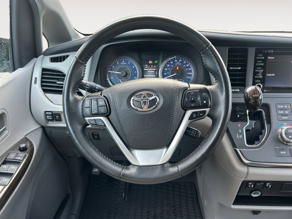 2019 Toyota Sienna XLE Auto Access Seat