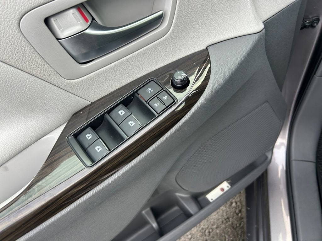 2019 Toyota Sienna XLE Auto Access Seat