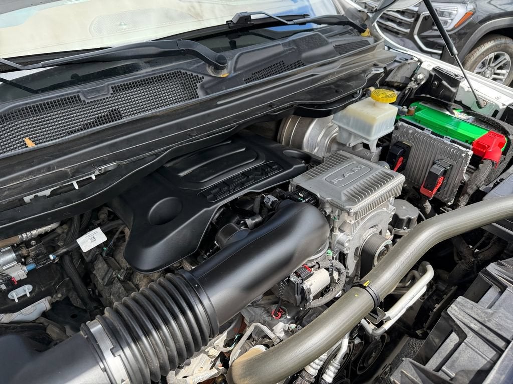 2021 RAM 1500 Laramie Crew Cab 4x4 5'7" Box
