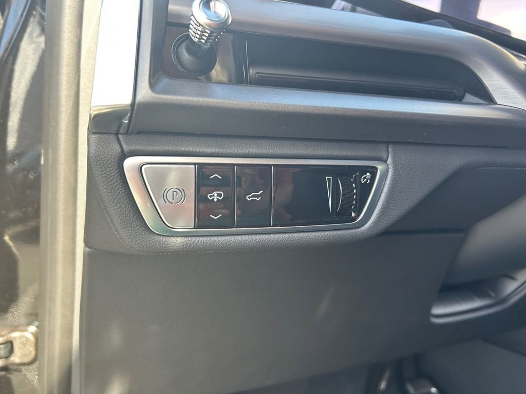 2026 Cadillac VISTIQ Platinum