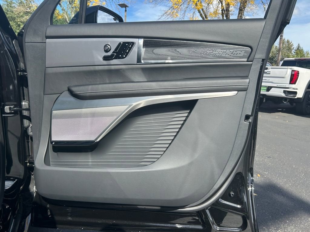 2026 Cadillac VISTIQ Platinum