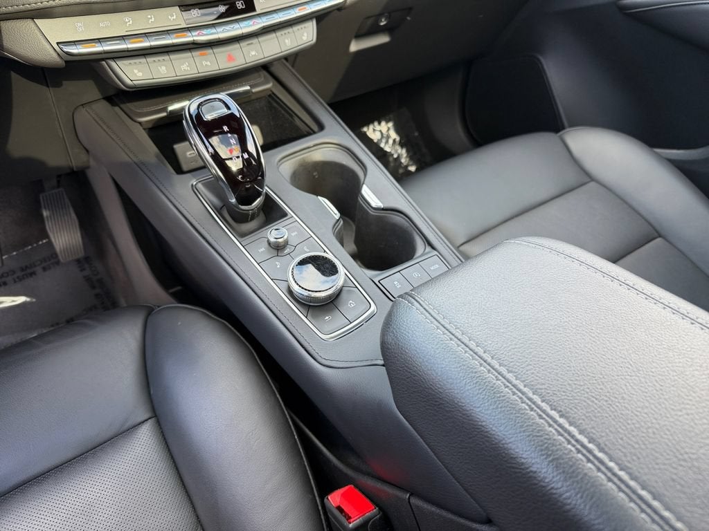 2023 Cadillac XT4 Premium Luxury