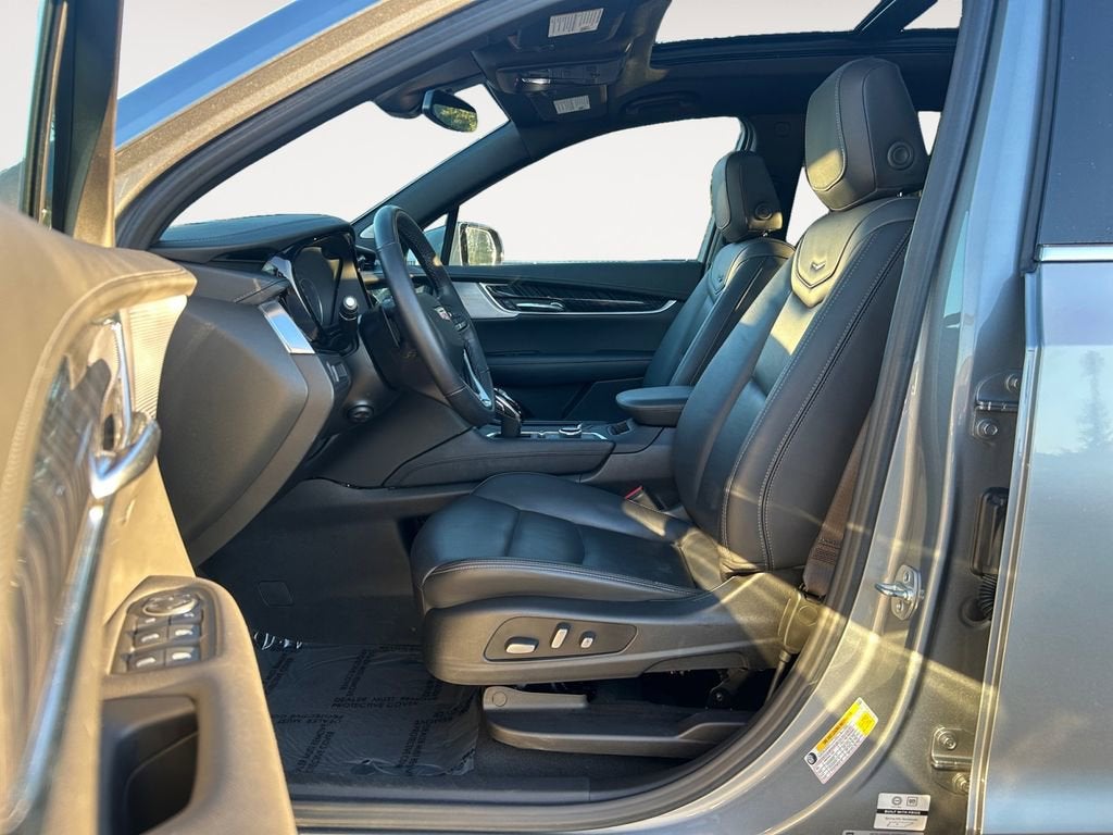 2025 Cadillac XT6 Premium Luxury