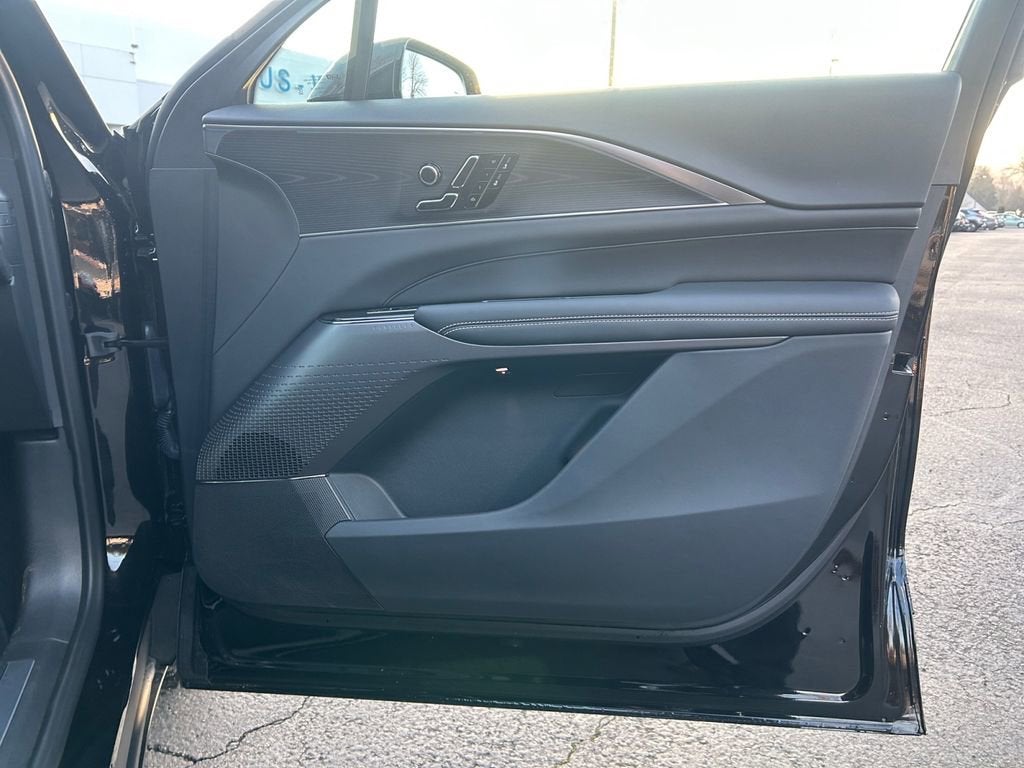 2025 Cadillac LYRIQ Sport 1