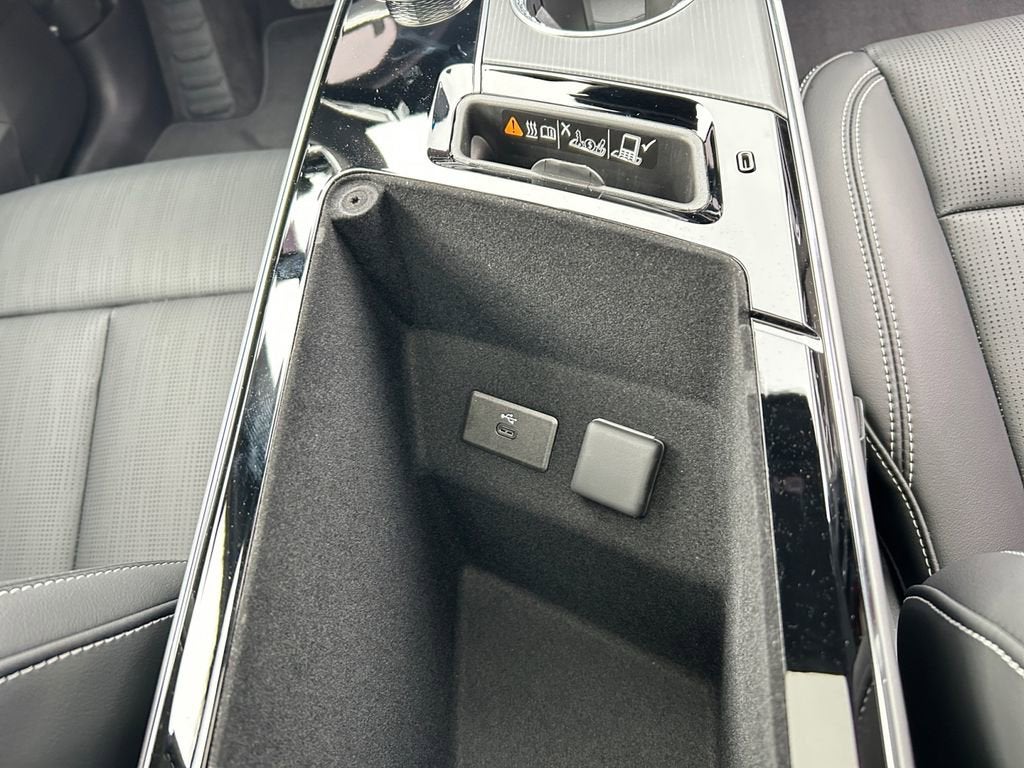 2025 Cadillac LYRIQ Sport 1