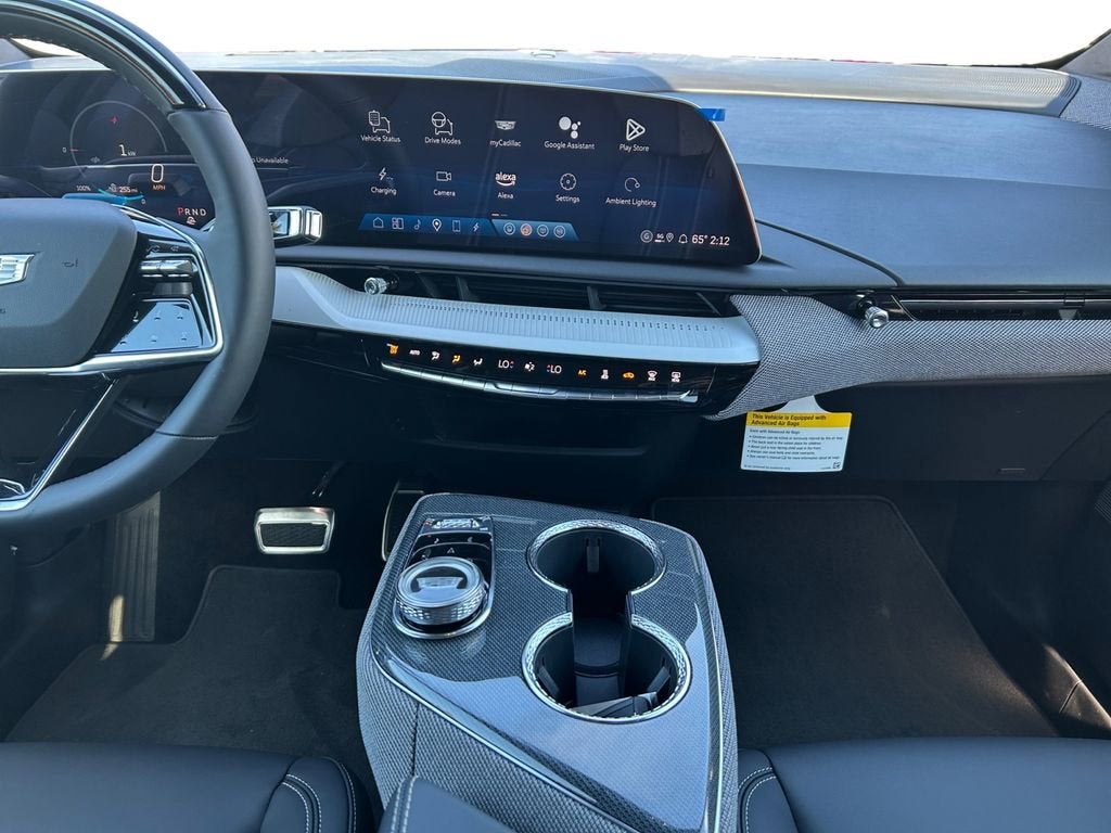 2025 Cadillac OPTIQ Luxury 1