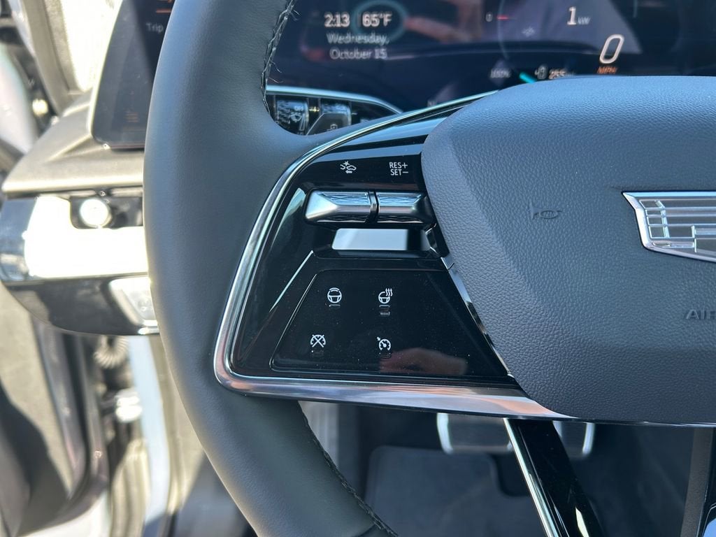 2025 Cadillac OPTIQ Luxury 1