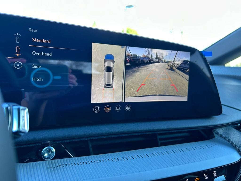 2025 Cadillac OPTIQ Luxury 1