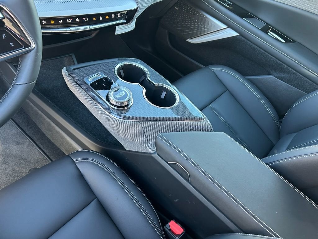 2025 Cadillac OPTIQ Luxury 1