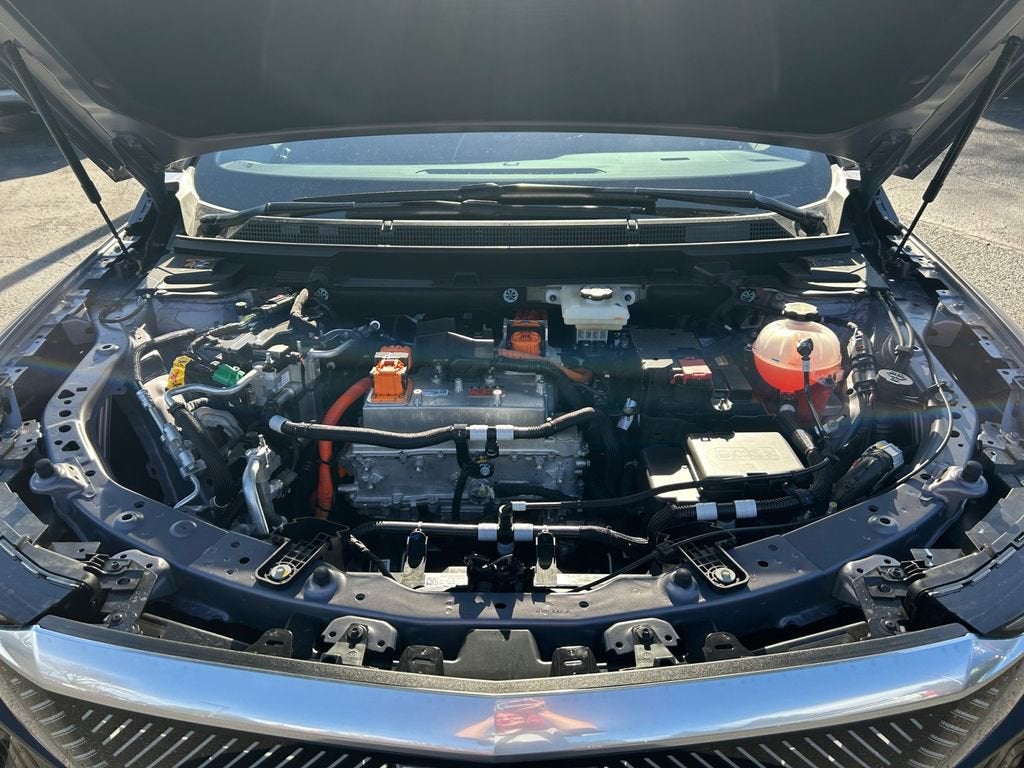 2025 Cadillac OPTIQ Luxury 1