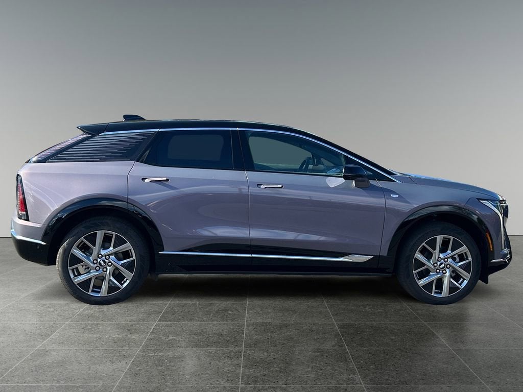 2025 Cadillac OPTIQ Luxury 1