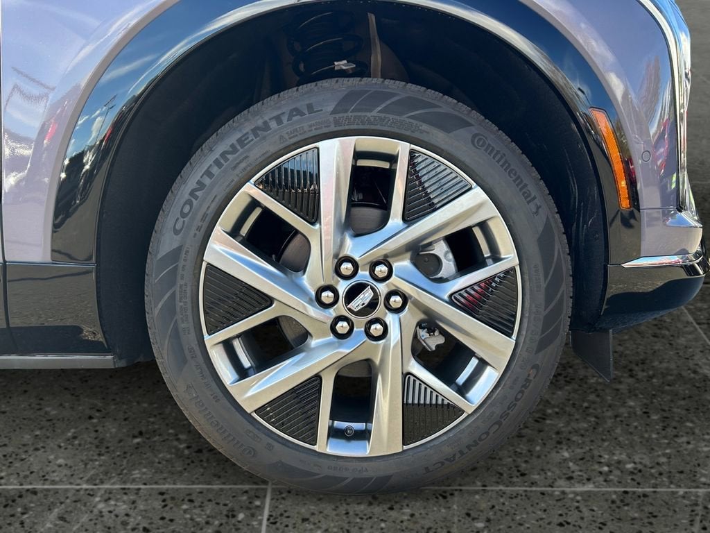 2025 Cadillac OPTIQ Luxury 1