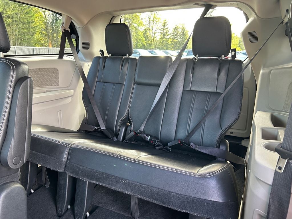2016 Chrysler Town & Country Touring