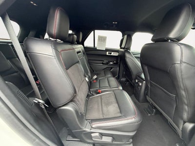 2024 Ford Explorer ST-Line