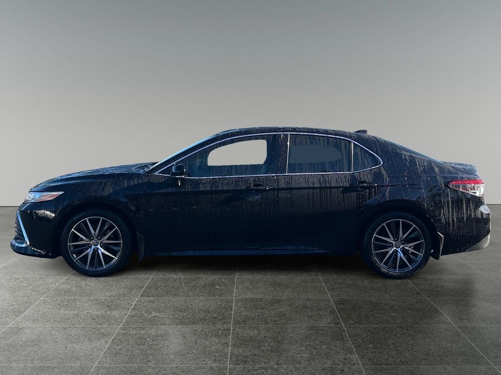 2022 Toyota Camry Hybrid XLE