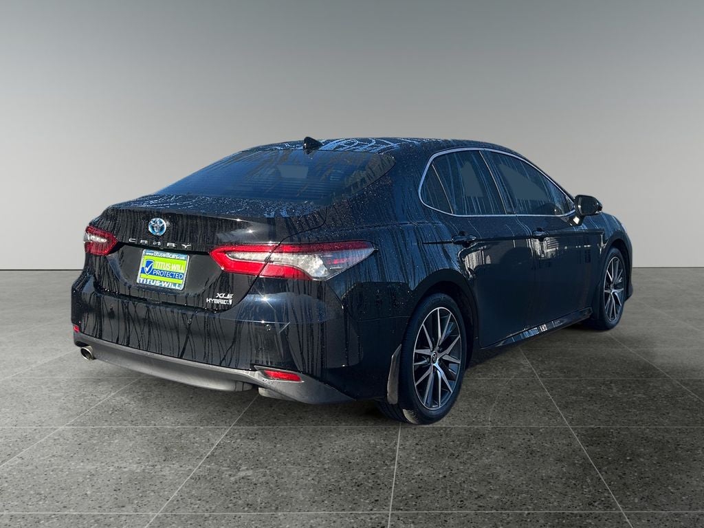 2022 Toyota Camry Hybrid XLE