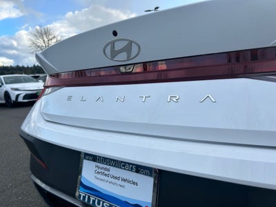 2025 Hyundai Elantra SE