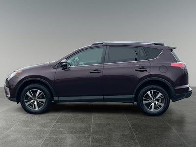 2017 Toyota RAV4 XLE 1 Owner Local