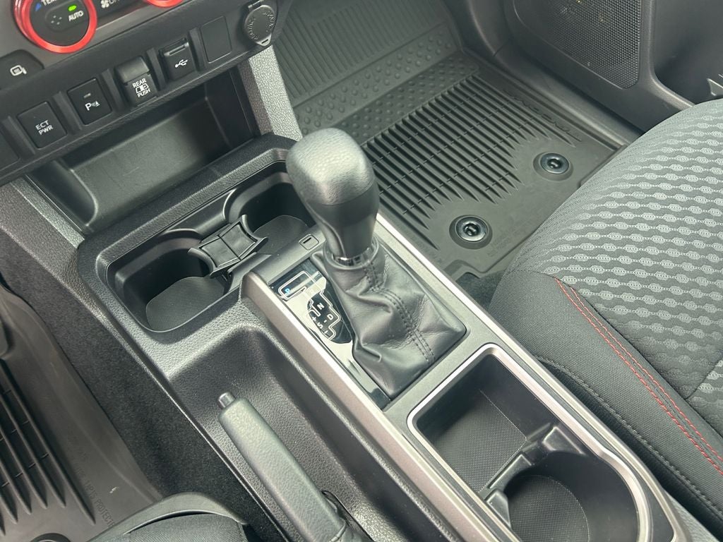 2022 Toyota Tacoma SR5 V6