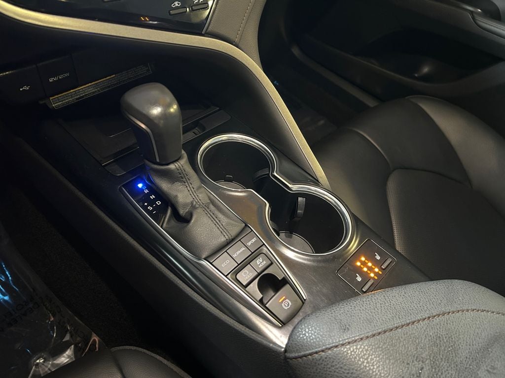 2020 Toyota Camry Hybrid XLE