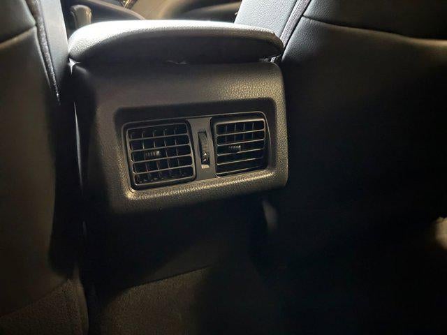 2020 Toyota CAMRY HYBRID XLE 1 Owner Local Trade In