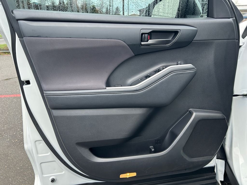 2023 Toyota Highlander Hybrid LE