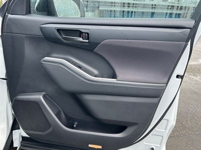 2023 Toyota Highlander Hybrid LE