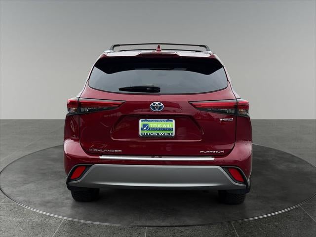 2022 Toyota Highlander Hybrid Platinum