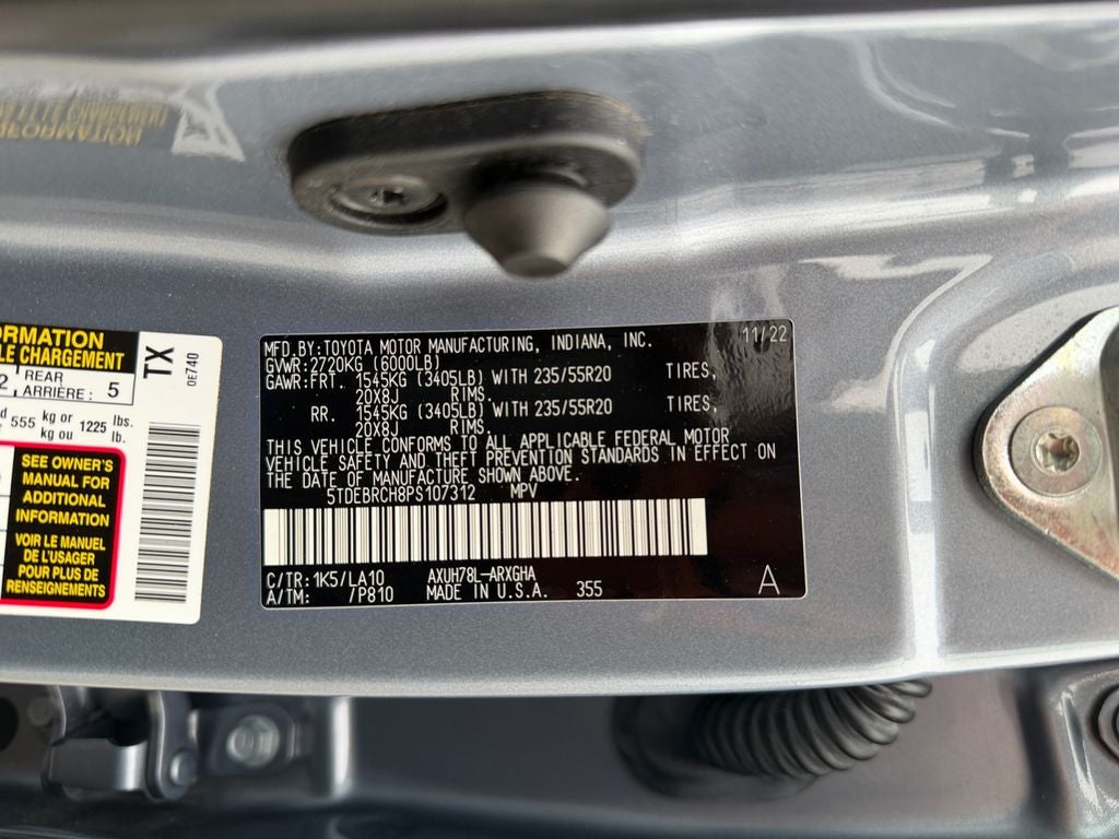 2023 Toyota Highlander Hybrid Platinum