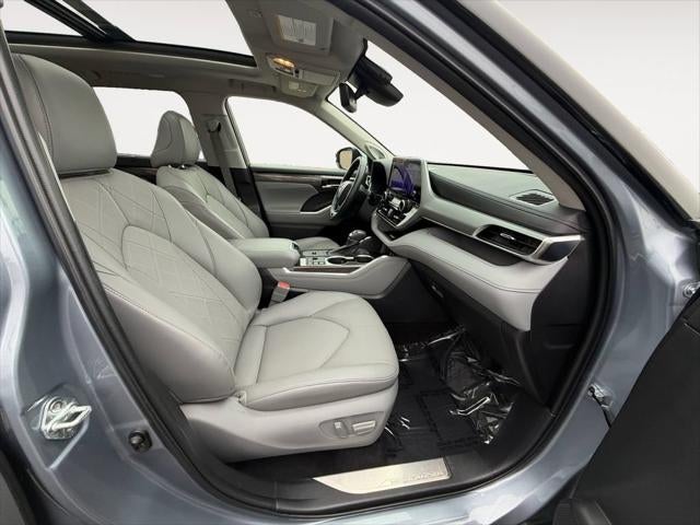 2023 Toyota Highlander Hybrid Platinum