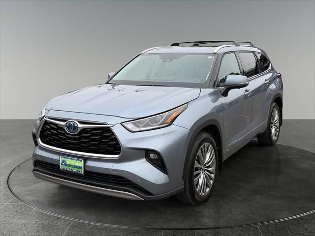 2023 Toyota Highlander Hybrid Platinum