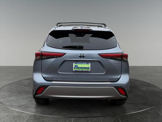 2023 Toyota Highlander Hybrid Platinum