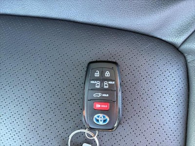 2025 Toyota Sienna Platinum 7 Passenger