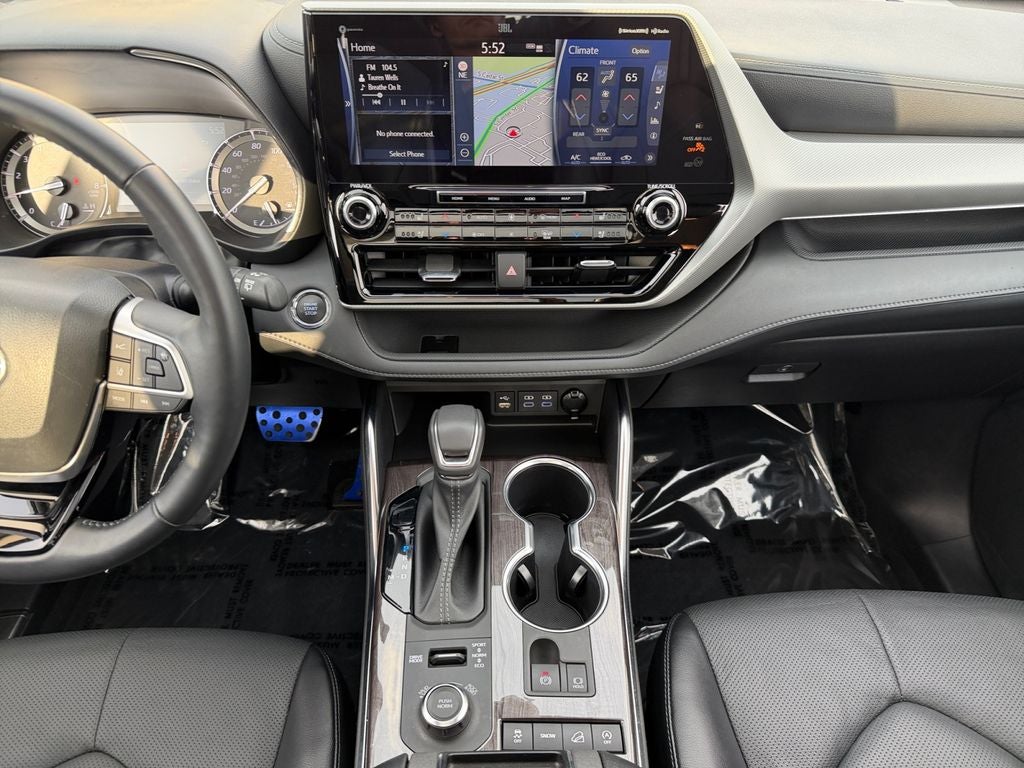 2022 Toyota Highlander Platinum