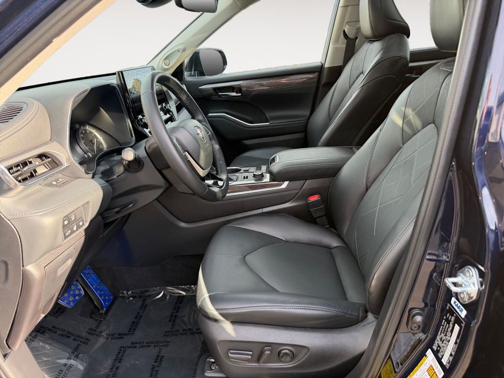 2022 Toyota Highlander Platinum