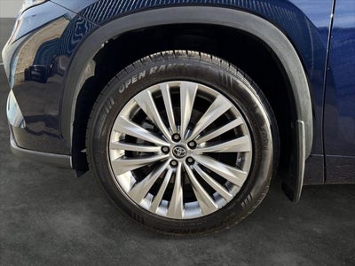 2022 Toyota Highlander Platinum