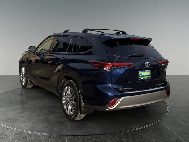 2022 Toyota Highlander Platinum