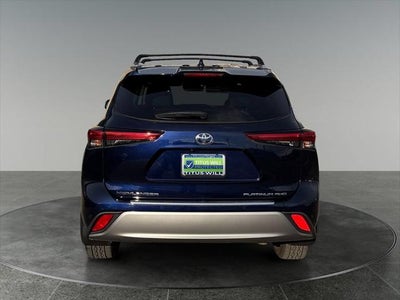2022 Toyota Highlander Platinum
