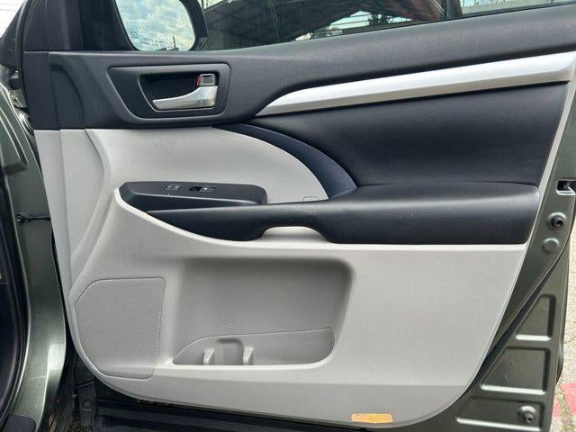 2019 Toyota HIGHLANDER XLE