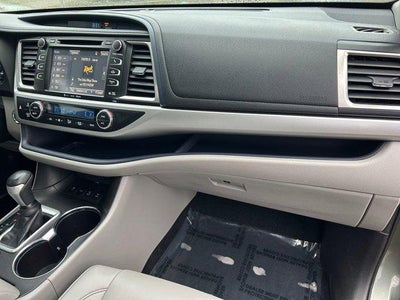 2019 Toyota HIGHLANDER XLE