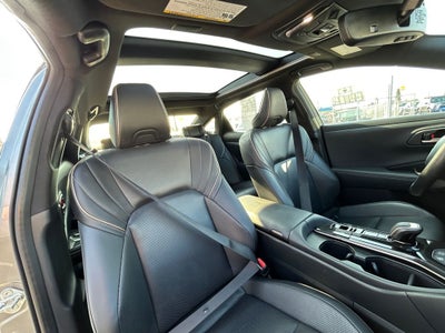 2025 Toyota CROWN Platinum