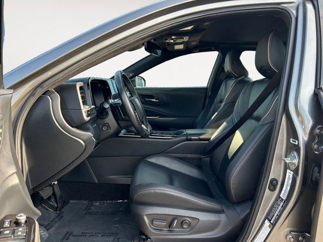 2025 Toyota CROWN Platinum