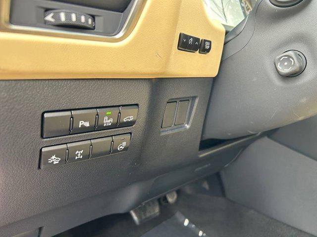 2017 Lexus NX 200t 200t