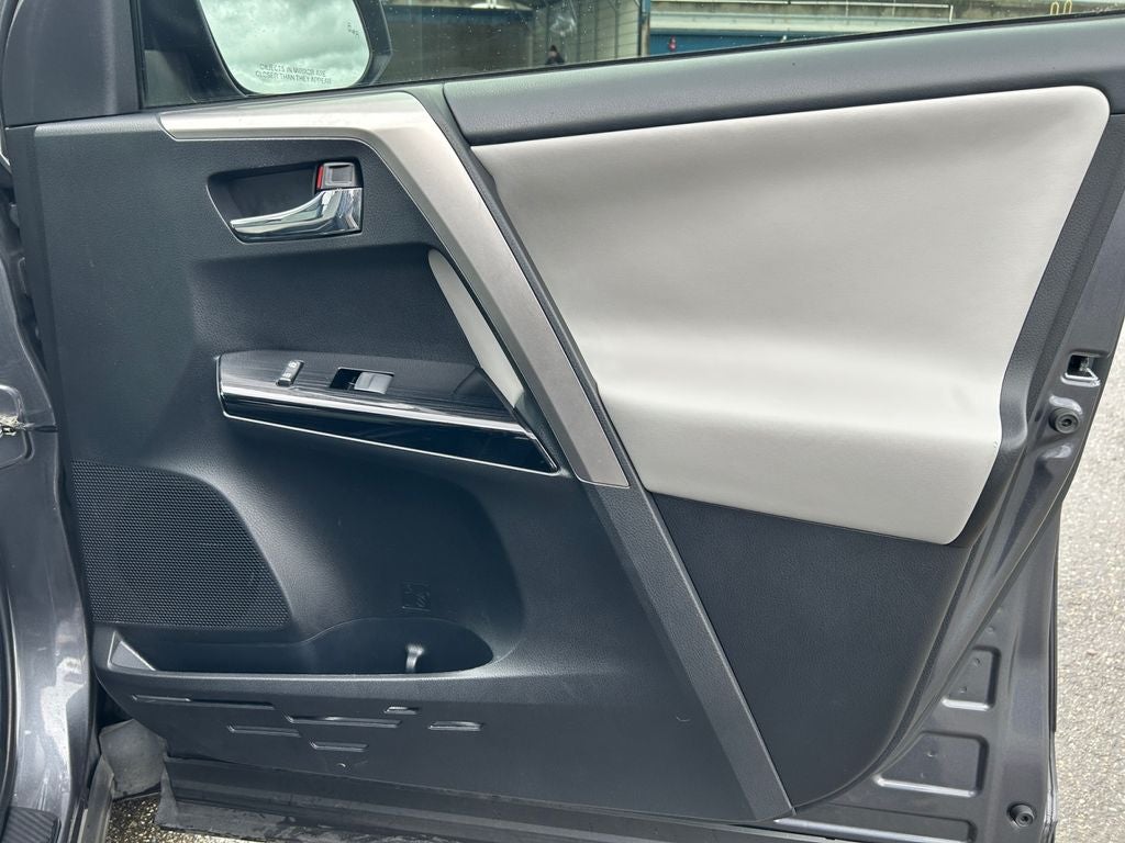 2017 Toyota RAV4 HYBRID Limited