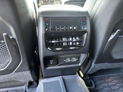 2022 Jeep Grand Cherokee Base