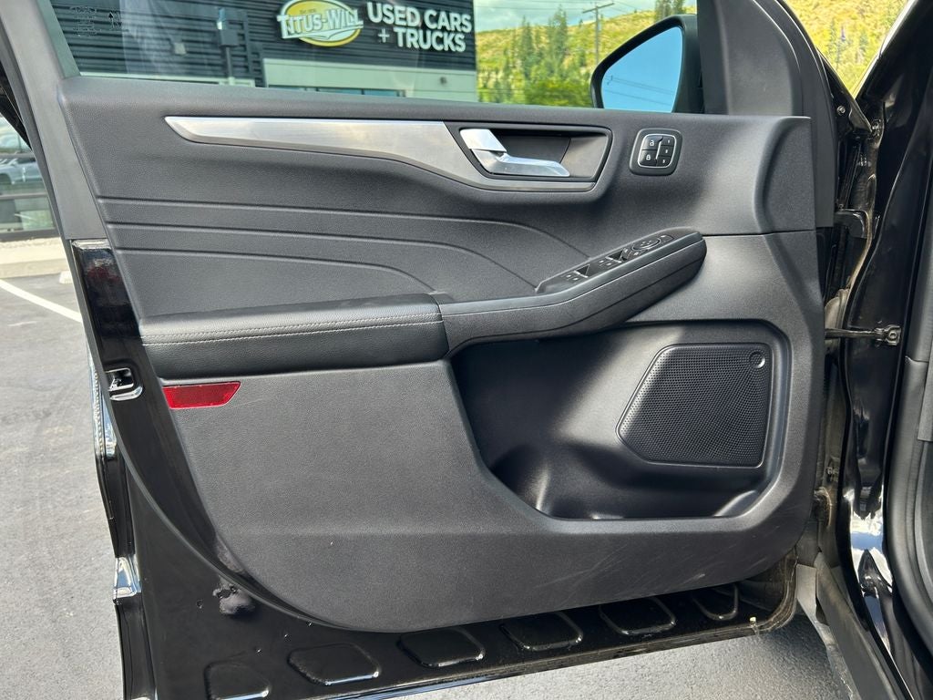 2022 Ford Escape Titanium