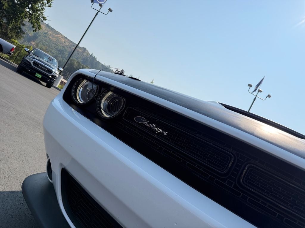2017 Dodge Challenger R/T 6 speed manual