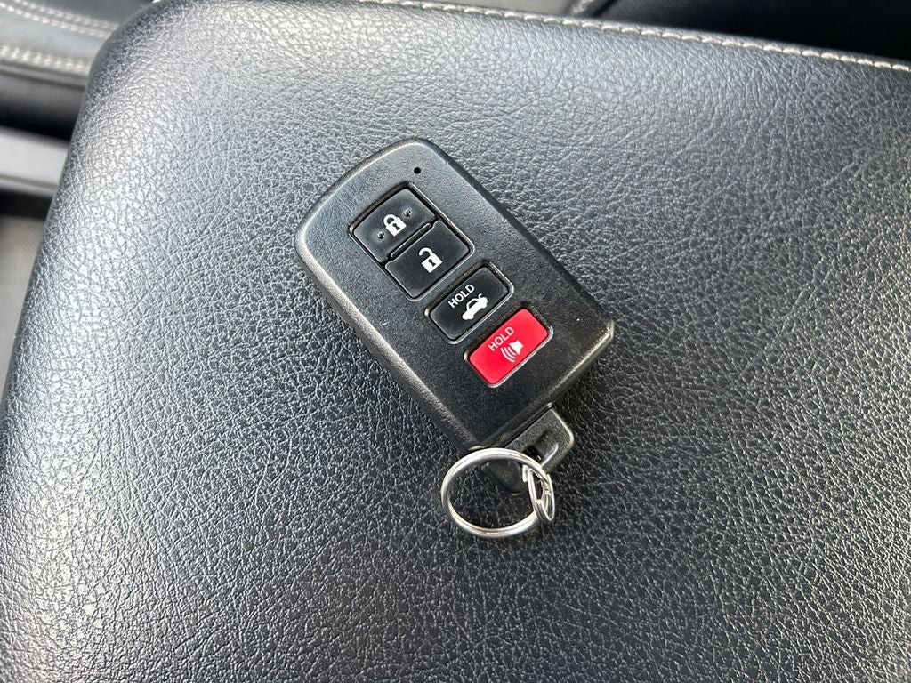 2017 Toyota Camry Hybrid XLE